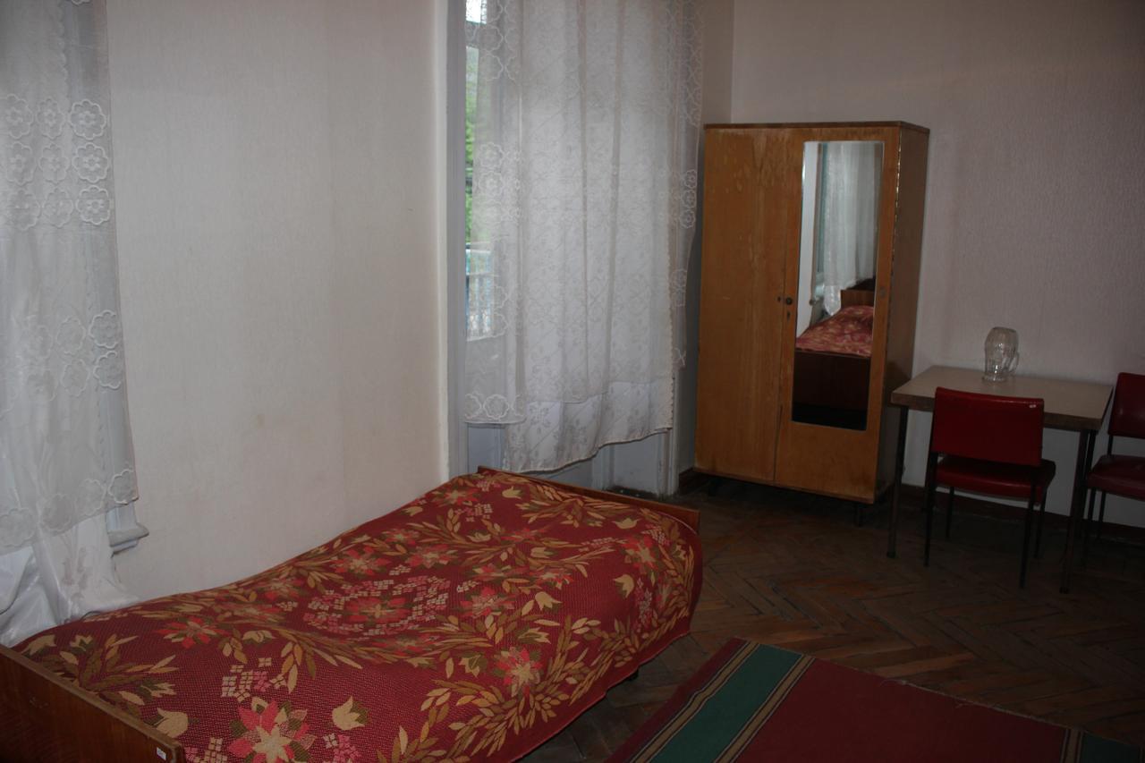 Firuza Hostel Bordschomi Exterior foto